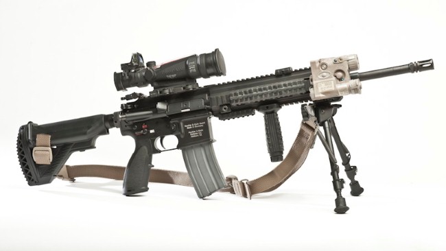 Các biến thể của HK416 có trọng lượng từ 2,95 kg (HK416C) cho đến 3,855 kg (D20SR) (chưa tính khối lượng của hộp tiếp đạn).